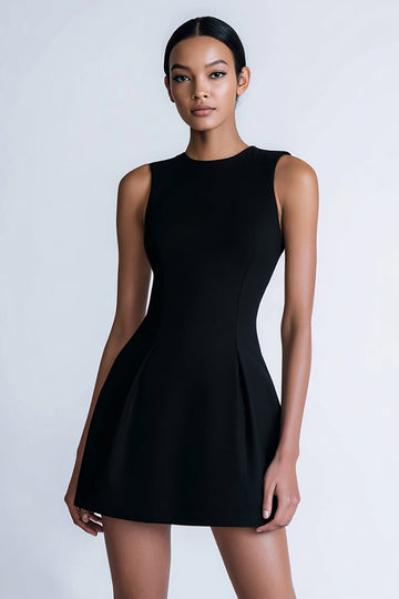 Robe moulante à col rond petite noire
